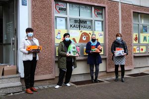 v.l.n.r.: Anke Kalb (Personalleiterin LEG), Kathrin Simon (Leiterin Bummi-Kaufhaus), Cornelia Schiano (ehrenamtliche Mitarbeiterin Bummi-Kaufhaus) und Sonja Tragboth (stellv. AWO-Landesgeschäftsführerin) 